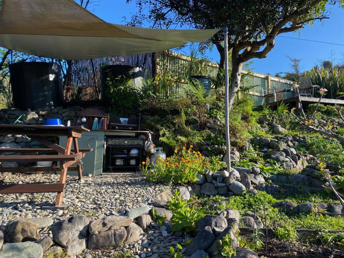 فندق Omarama Oasis - Permaculture Glamping Pohara المظهر الخارجي الصورة