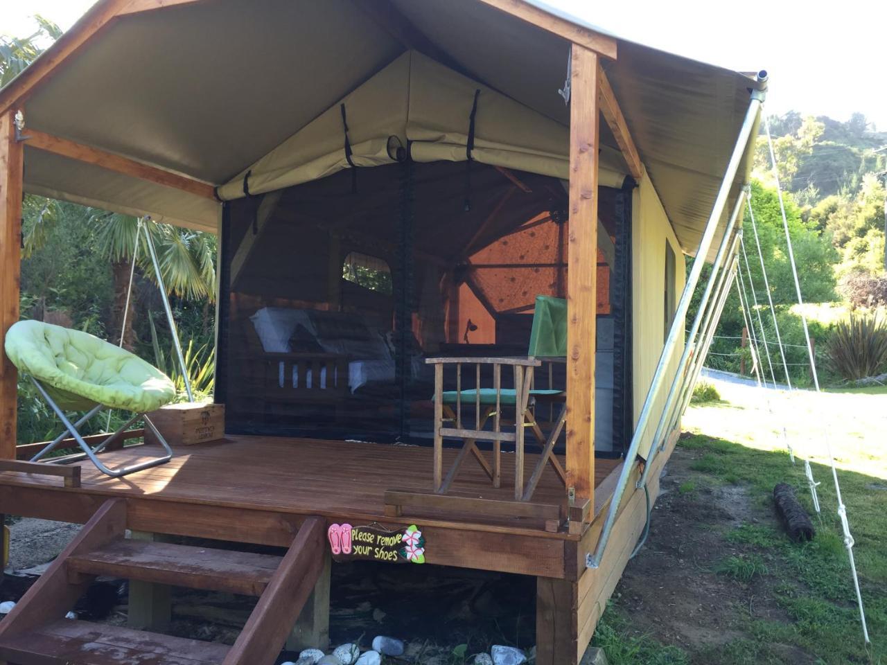 فندق Omarama Oasis - Permaculture Glamping Pohara المظهر الخارجي الصورة