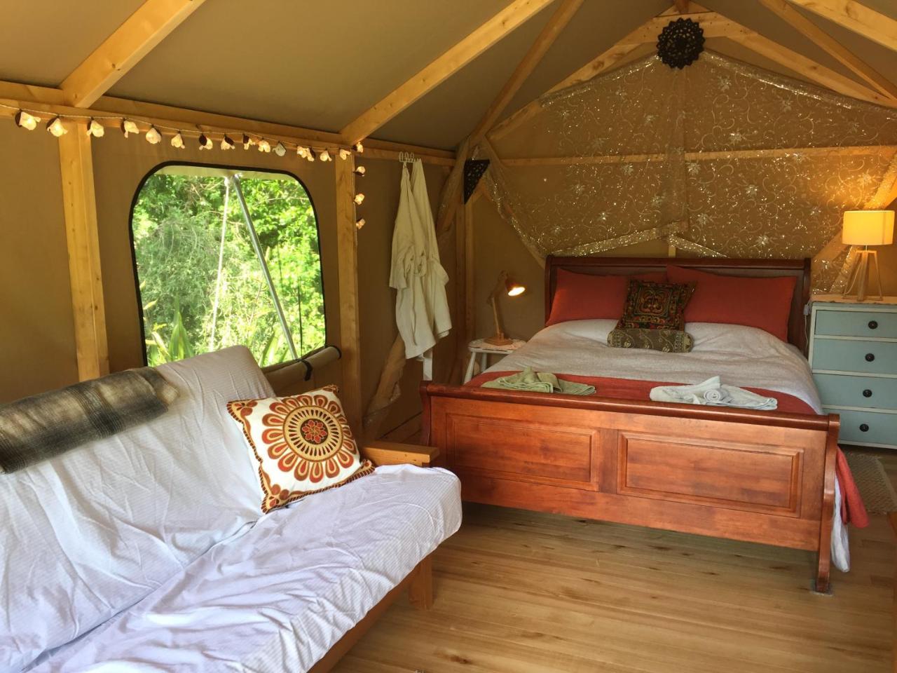 فندق Omarama Oasis - Permaculture Glamping Pohara المظهر الخارجي الصورة