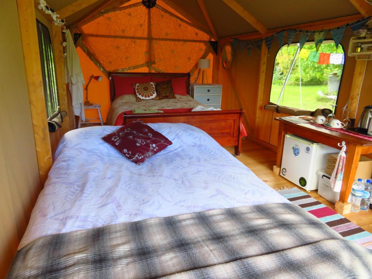 فندق Omarama Oasis - Permaculture Glamping Pohara المظهر الخارجي الصورة