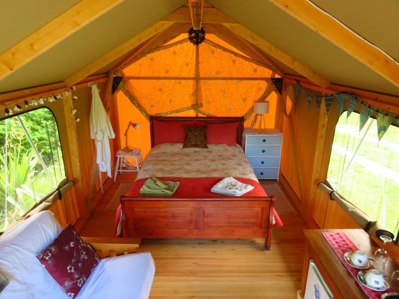 فندق Omarama Oasis - Permaculture Glamping Pohara المظهر الخارجي الصورة