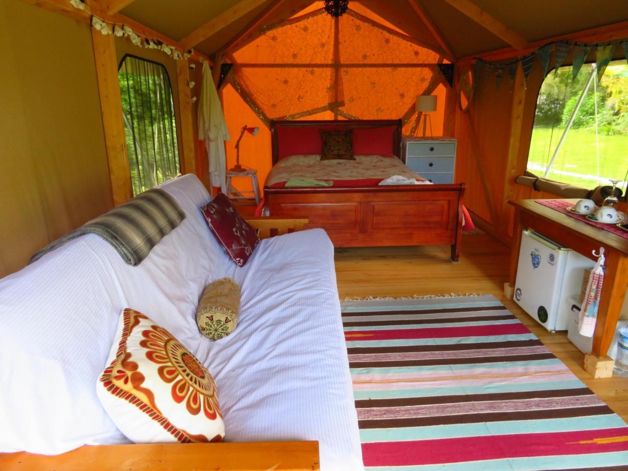 فندق Omarama Oasis - Permaculture Glamping Pohara المظهر الخارجي الصورة