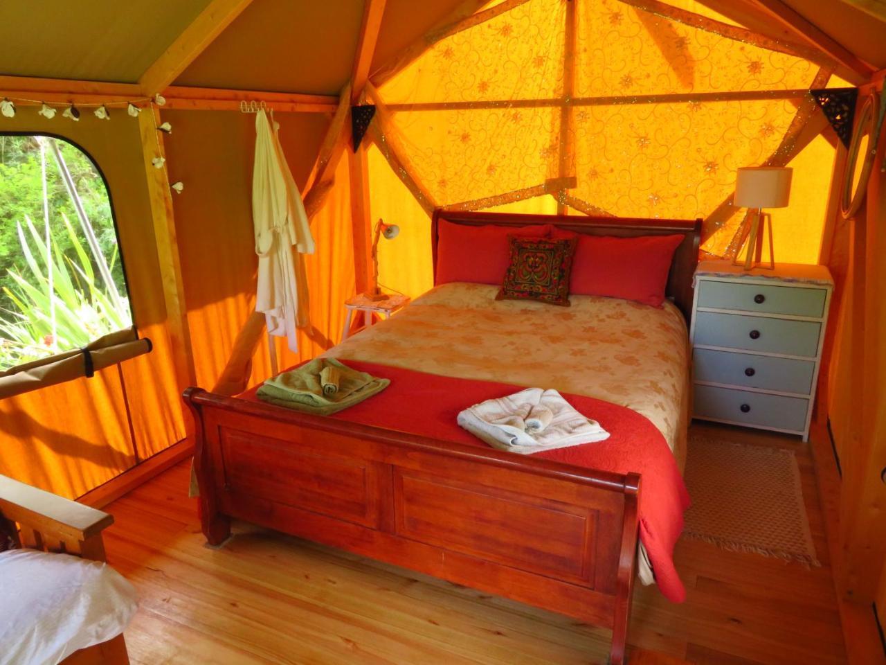 فندق Omarama Oasis - Permaculture Glamping Pohara المظهر الخارجي الصورة