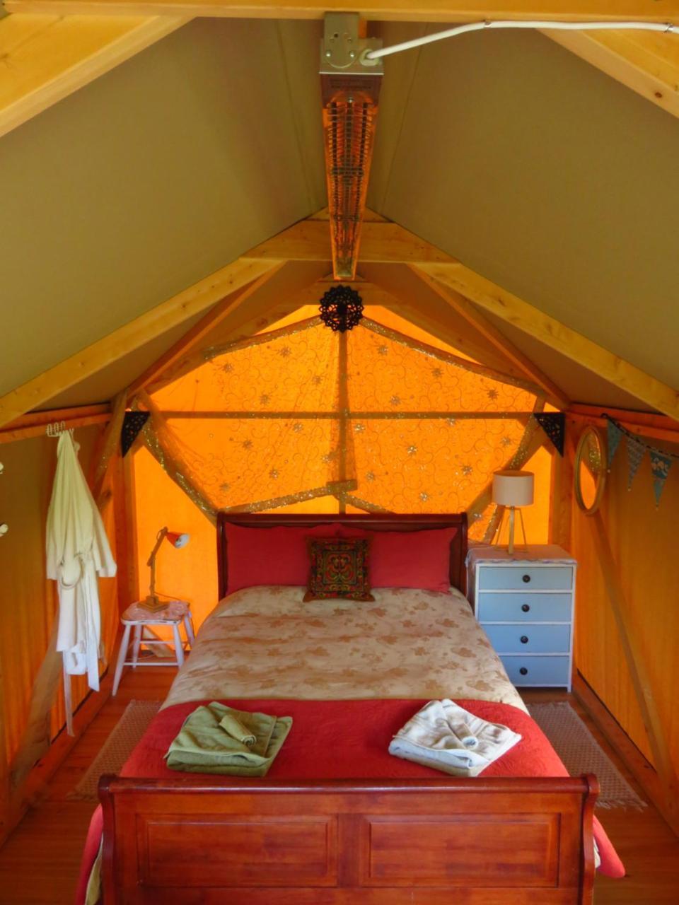 فندق Omarama Oasis - Permaculture Glamping Pohara المظهر الخارجي الصورة