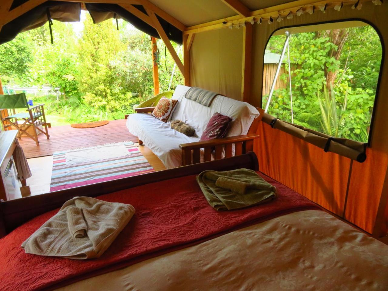 فندق Omarama Oasis - Permaculture Glamping Pohara المظهر الخارجي الصورة