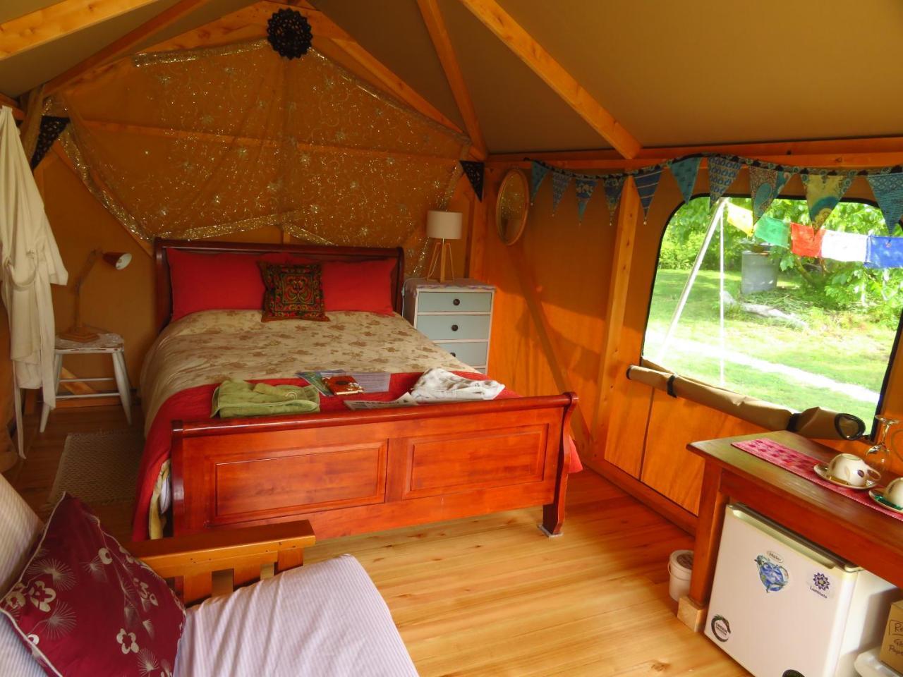 فندق Omarama Oasis - Permaculture Glamping Pohara المظهر الخارجي الصورة
