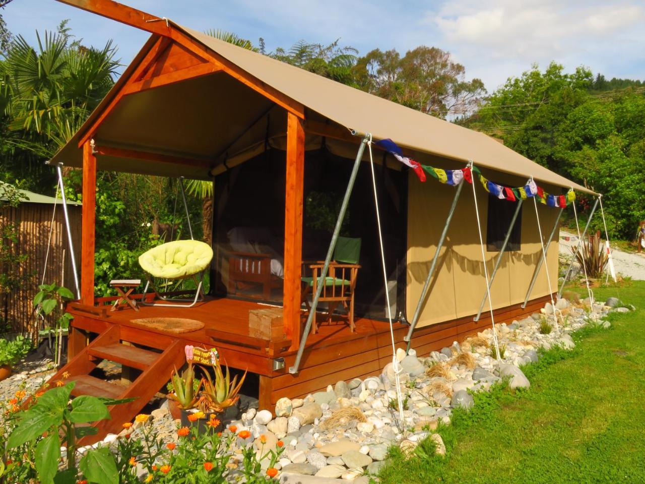 فندق Omarama Oasis - Permaculture Glamping Pohara المظهر الخارجي الصورة