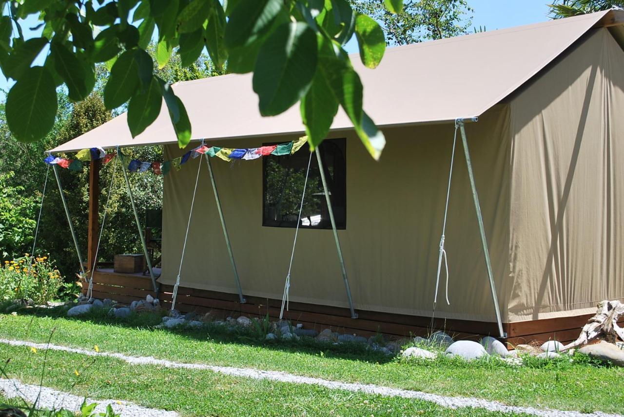 فندق Omarama Oasis - Permaculture Glamping Pohara المظهر الخارجي الصورة