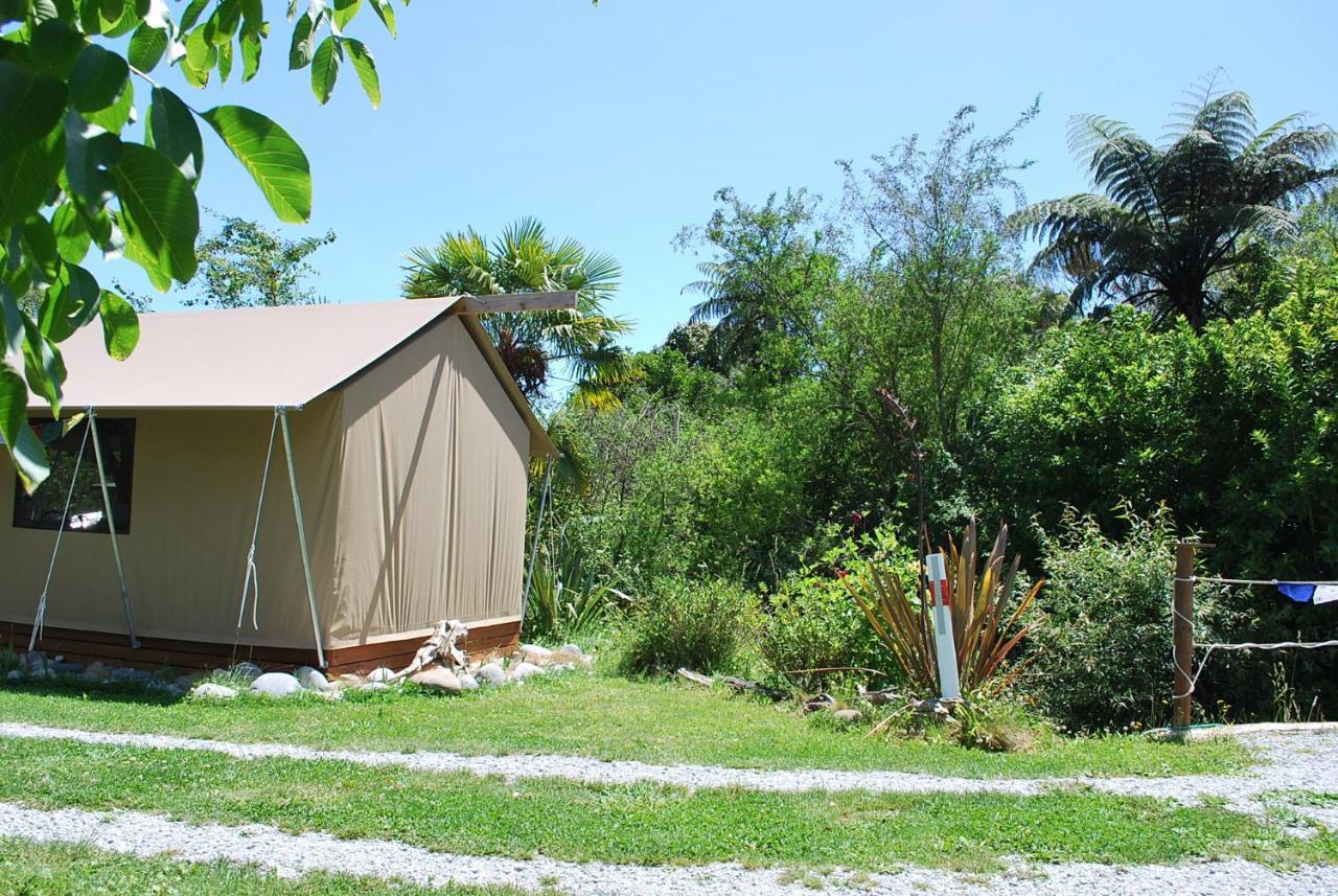 فندق Omarama Oasis - Permaculture Glamping Pohara المظهر الخارجي الصورة